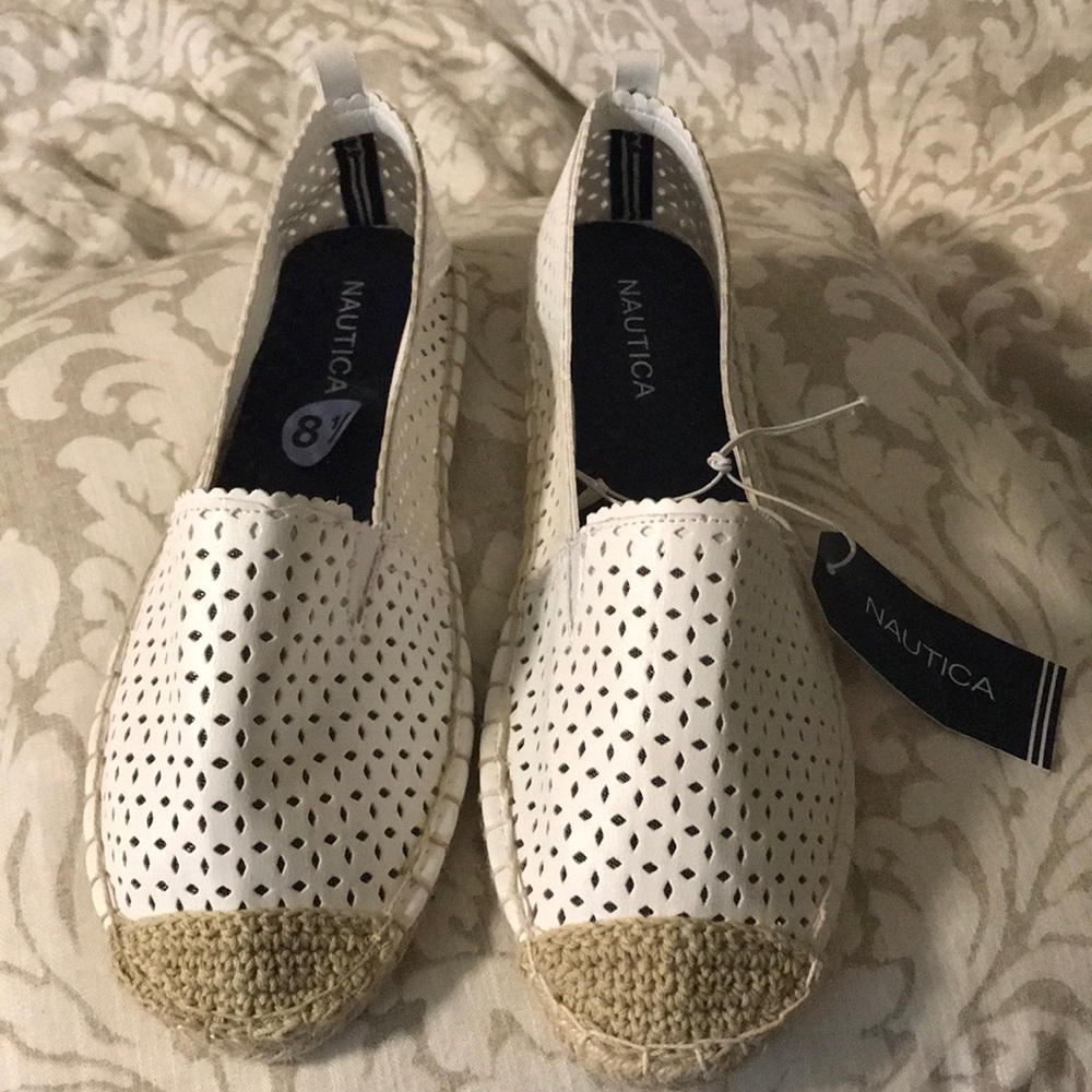NWT Nautica flats.